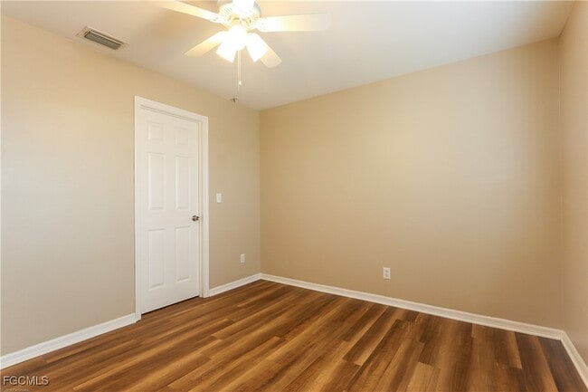 Building Photo - 2211 NE 5th Ave