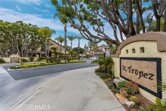 Building Photo - 61 Montara Dr
