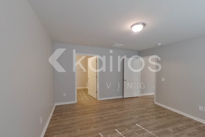 Building Photo - 2509 Upland Cir SE