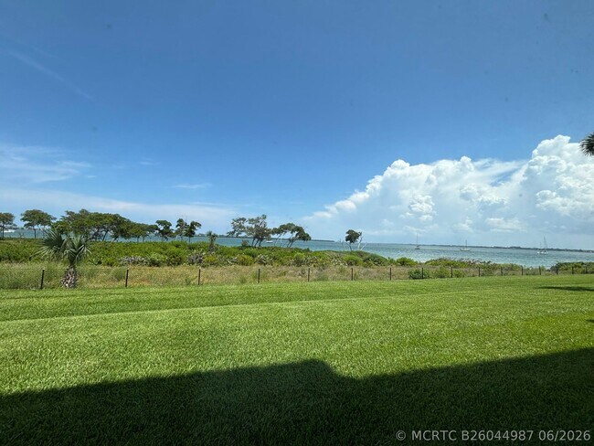 Building Photo - 29 Harbour Isle Dr W