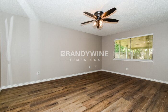 Building Photo - 108 Mapleridge Dr