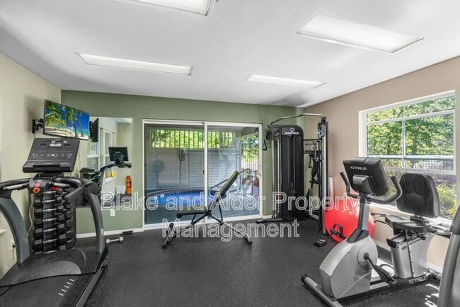 Building Photo - 4000 Carman Dr