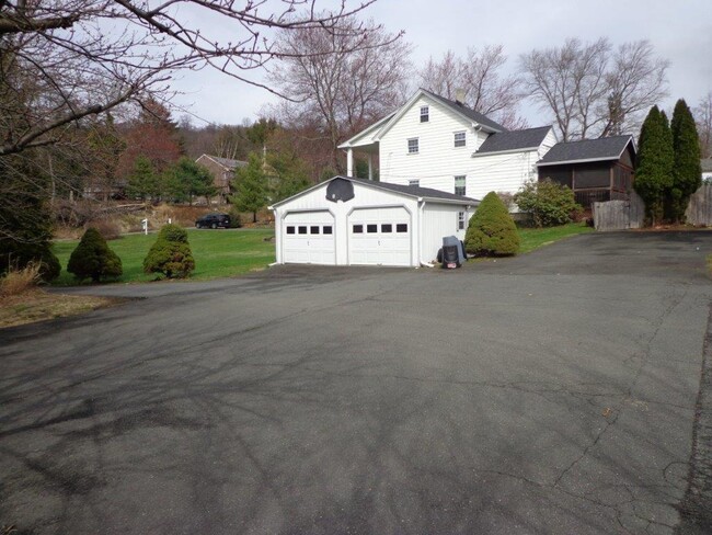 Building Photo - 314 Old Rte 304