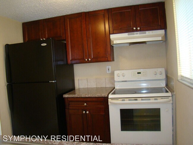 Building Photo - 11550-11584 NW 39th St