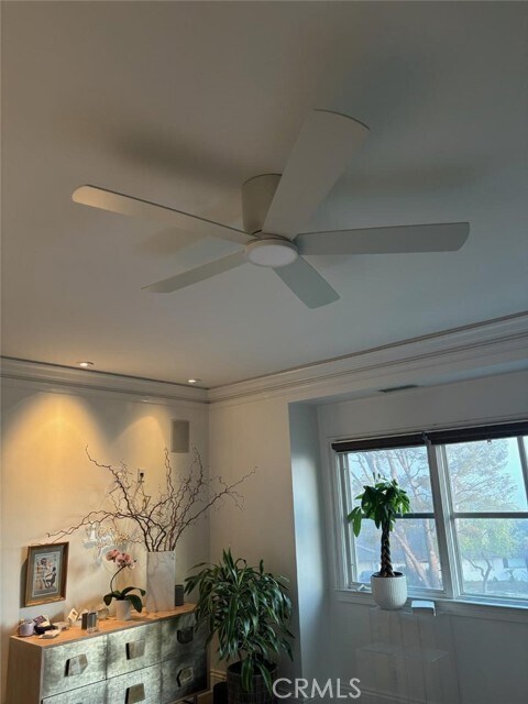 Building Photo - 1024 Granvia Altamira