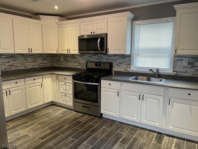 Building Photo - 45 Franklin Rd