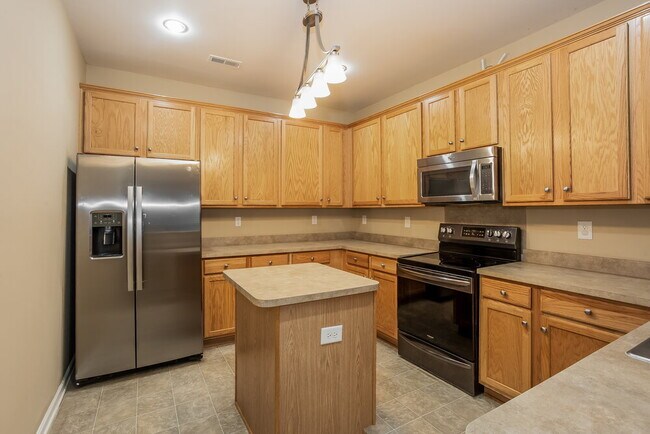 Building Photo - 1530 Ladora Dr