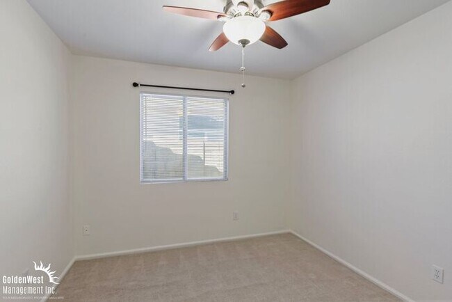 Building Photo - Charming 3Bdm 2Ba Home with Private Backyard!