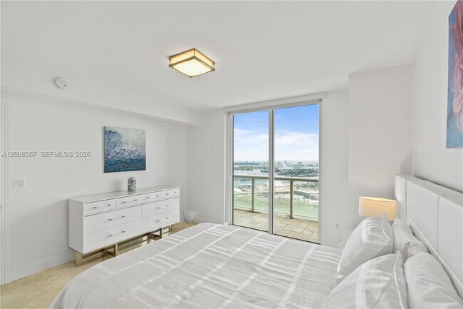 Building Photo - 50 Biscayne Blvd