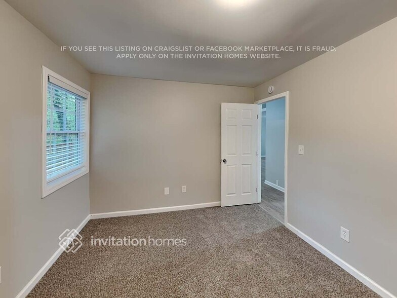 Building Photo - 5545 Gibson Dr