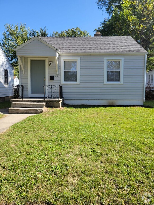 Building Photo - New Listing! 1 Bedroom House on Lillie St!