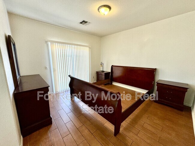 Building Photo - 44038 Granite Dr