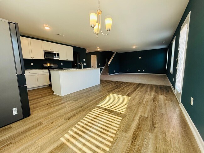 Building Photo - Valley End