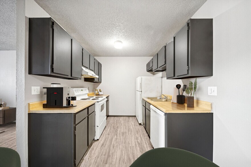 Building Photo - Sherwood Pointe