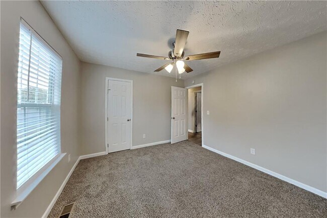 Building Photo - 3059 Brass Dr