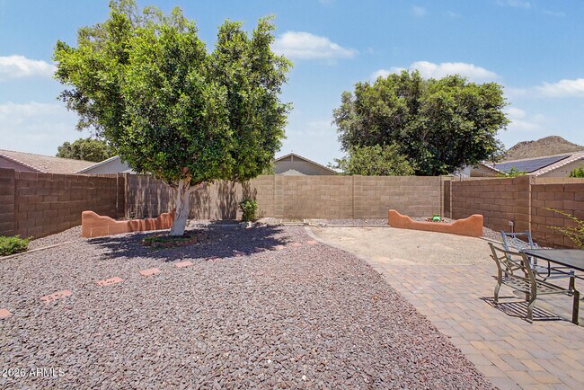 Building Photo - 6602 W Desert Hollow Dr