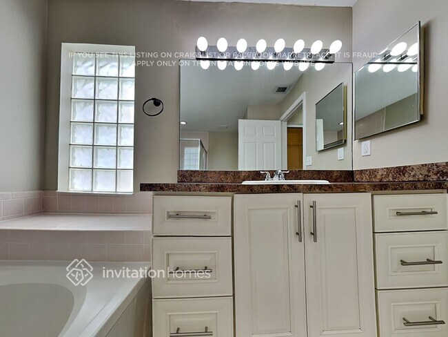 Building Photo - 1737 Barnstable Rd