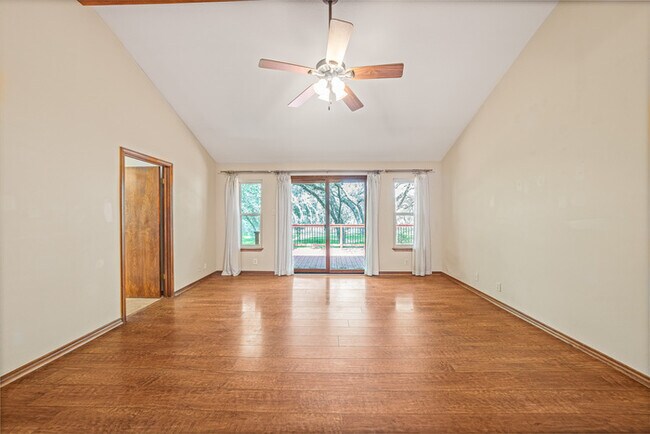 Building Photo - 2013 Mayfield Dr