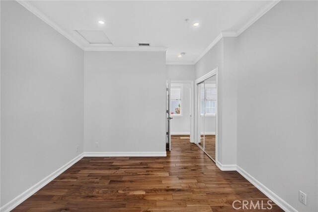 Building Photo - 717 Avenue A