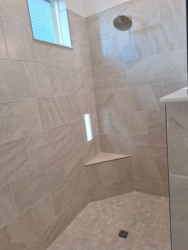 Building Photo - BRAND NEW ARDISIA PARK HOME-2000+ SQ FEET !