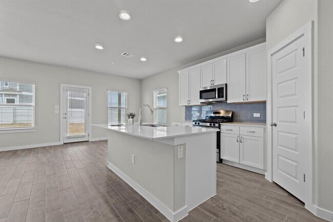 Building Photo - 228 Appleberry Ln