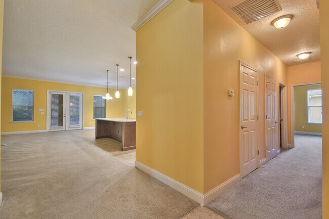 Building Photo - 3521 Carolwood Ln