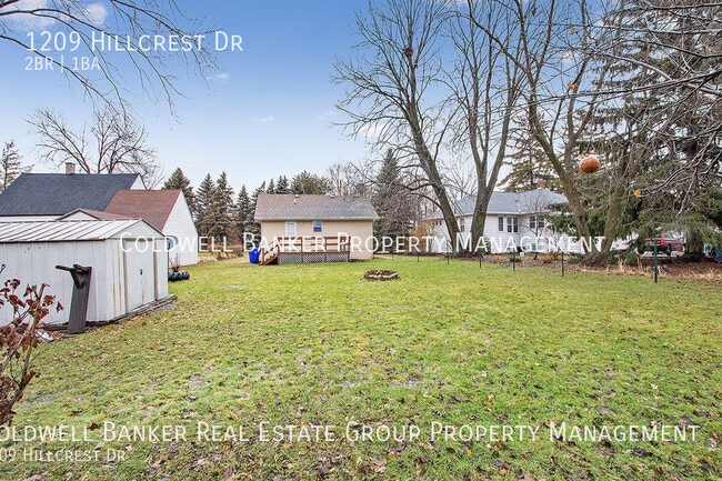 Building Photo - 1209 Hillcrest Drive, Kaukauna