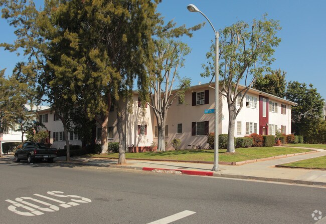 Primary Photo - 1001 Pearl St