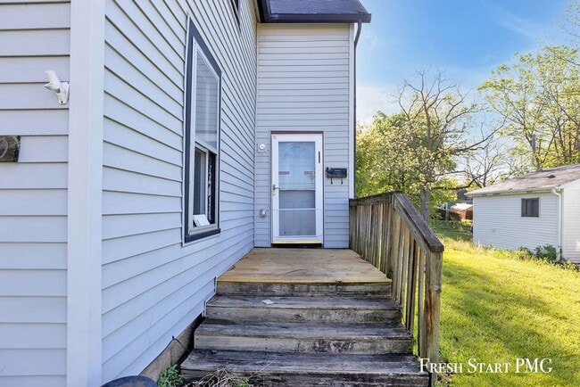 Building Photo - Comfort, Convenience & Community in Lansing