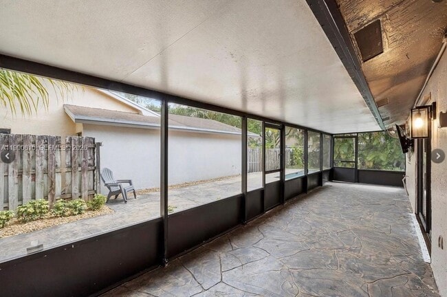 Building Photo - 5308 NW 92nd Ave