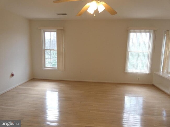 Building Photo - 6422 Lake Meadow Dr