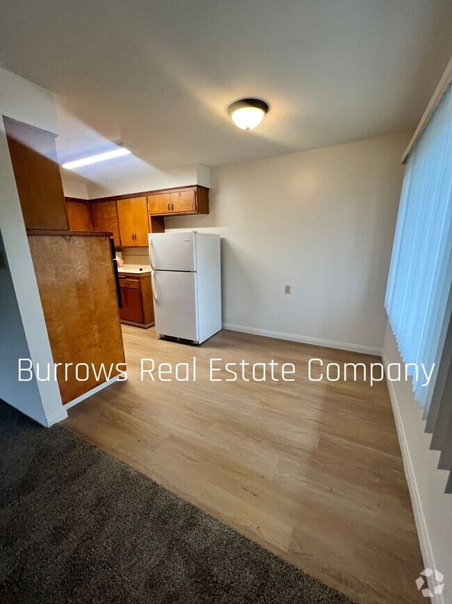 Building Photo - Ventura - Two bedroom, one bath single sto...