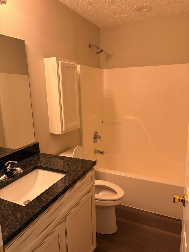 Building Photo - 10717 N Park Ave