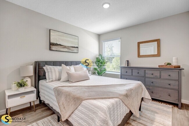 Building Photo - 6499 Breezy Oaks Wy