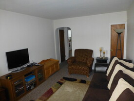 Building Photo - 820 Derwyn Rd