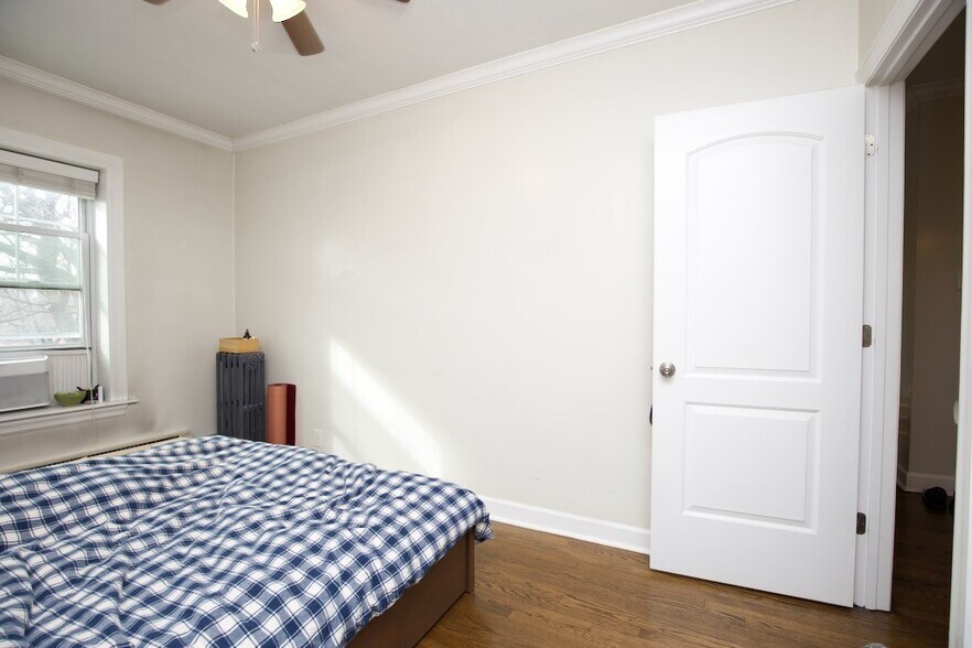 Building Photo - 2151 N Fremont St