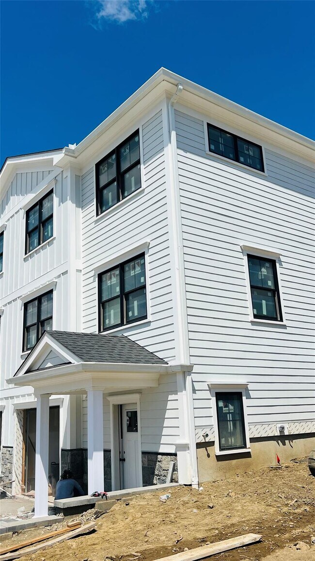 Building Photo - 38 Elmwood Ave