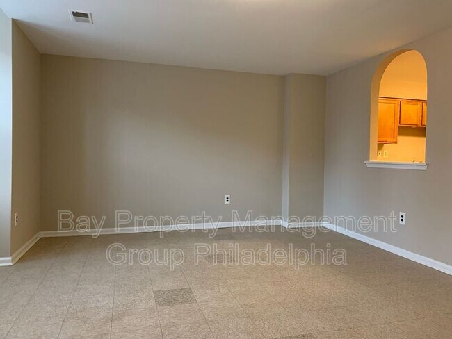 Building Photo - 3035 Frankford Ave