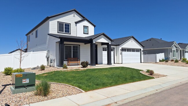 Building Photo - 4 Bedroom Home with 3 Car Garage in Enoch