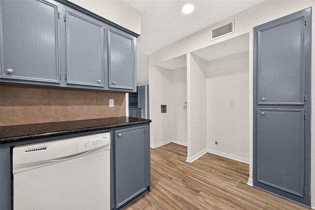 Building Photo - 14030 Cashel Forest Dr
