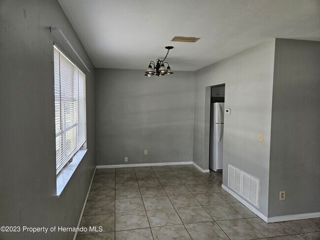 Building Photo - 4623 Cynthia Ln