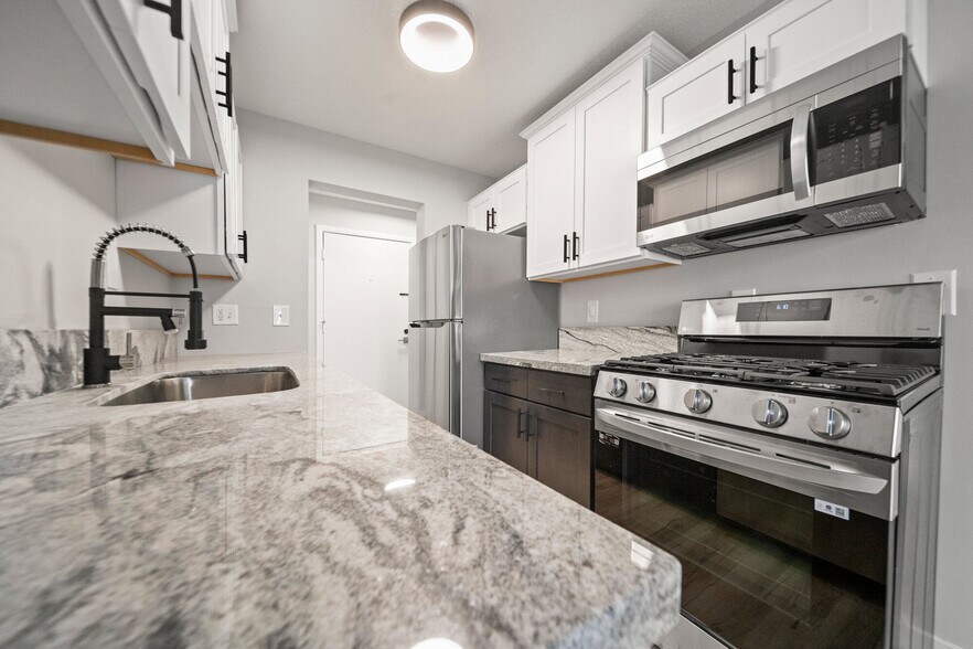 Building Photo - Morada