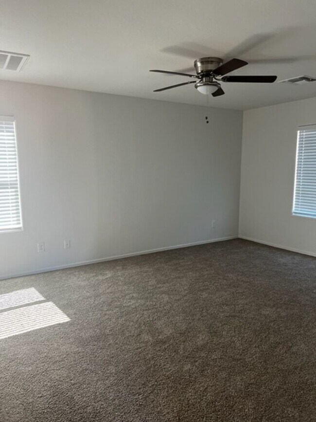 Building Photo - POWER/RAY 4 BEDROOM IN GATEWAY VILLGAE IN ...