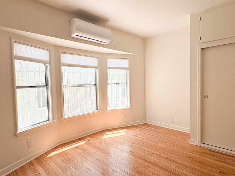 Second bedroom with bay windows - 1041 Wilcox Ave