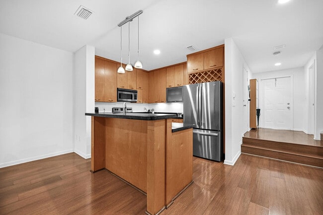 Building Photo - 21385 Marina Cove Cir