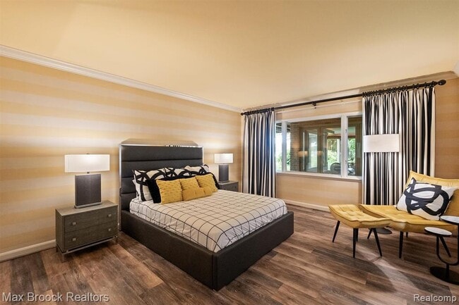 Building Photo - 3333 W Shore Dr