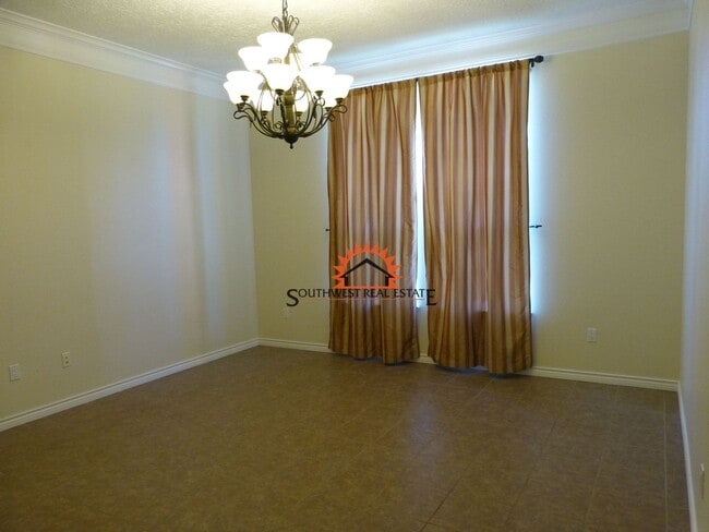 Building Photo - Stunning 4 bedroom 3 bath brick home with 5 car garage!