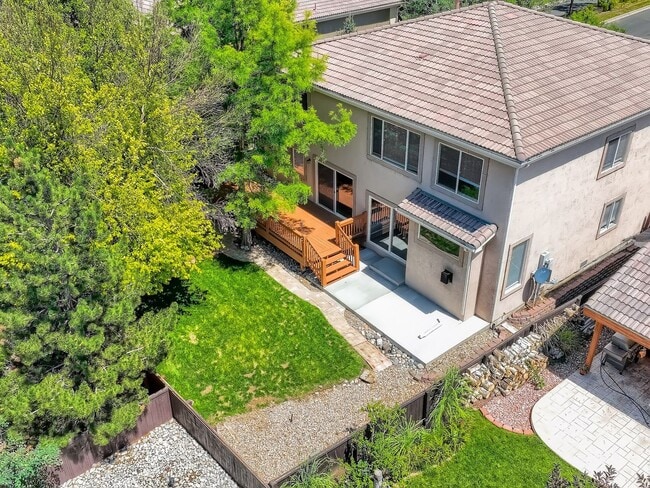 Building Photo - Newly Remodeled Home in the Broadlands!  4...