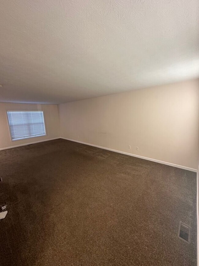 Building Photo - 4 Kings Way