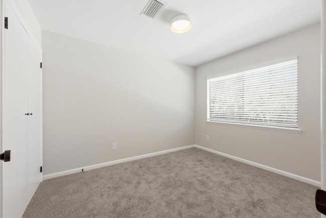 Building Photo - 1331 Cedar St